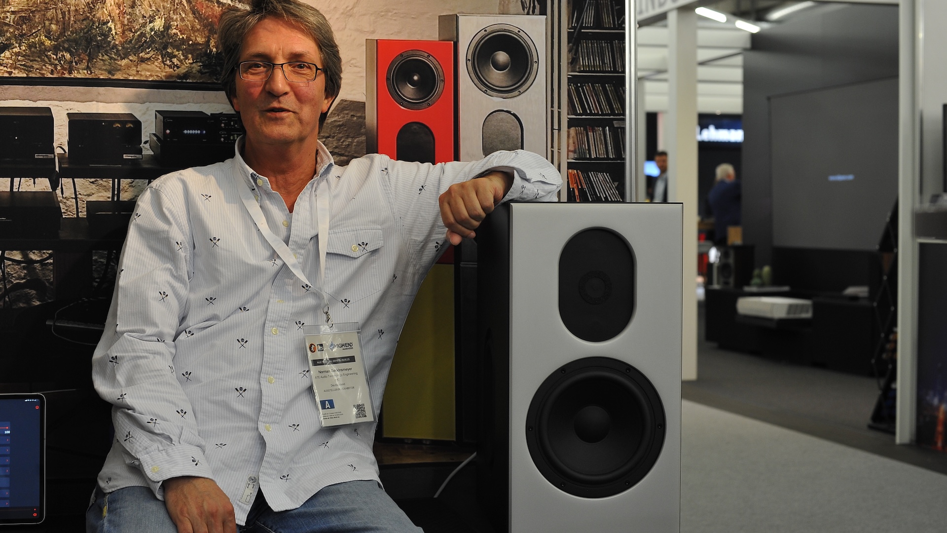 Norman Gerkinsmeyer, ATE Audio Gründer und Entwickler, präsentiert Ring Mode Drive Technologie auf Fachmesse